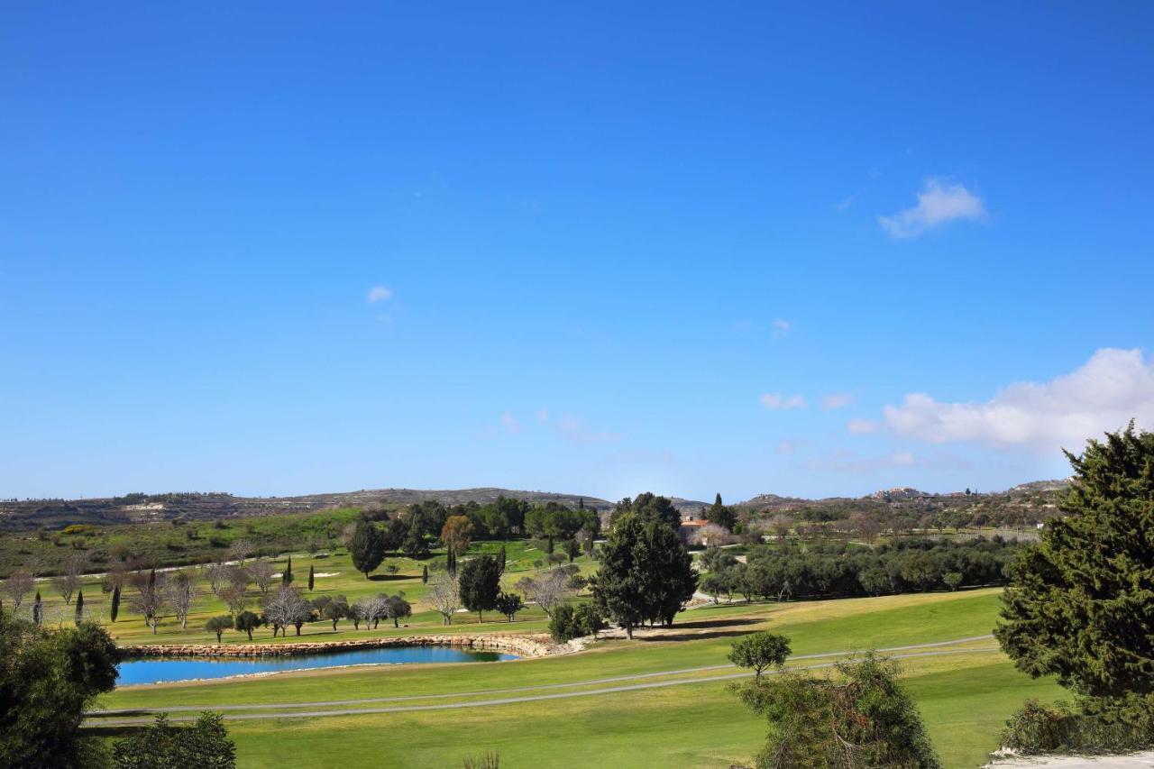 Minthis Resort Tsadha 外观 照片 Golf course in Cyprus