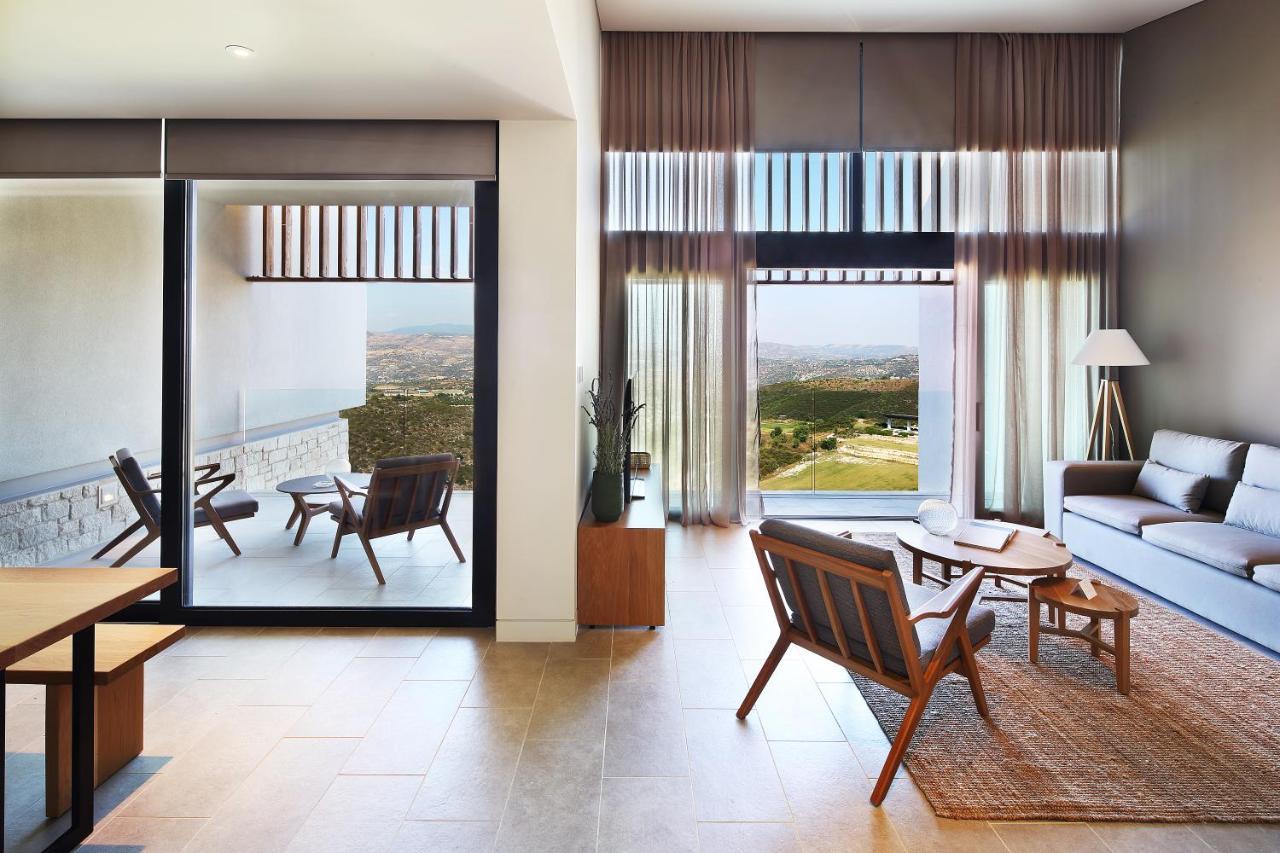Minthis Resort Tsadha 外观 照片 The interior of a typical suite at the hotel
