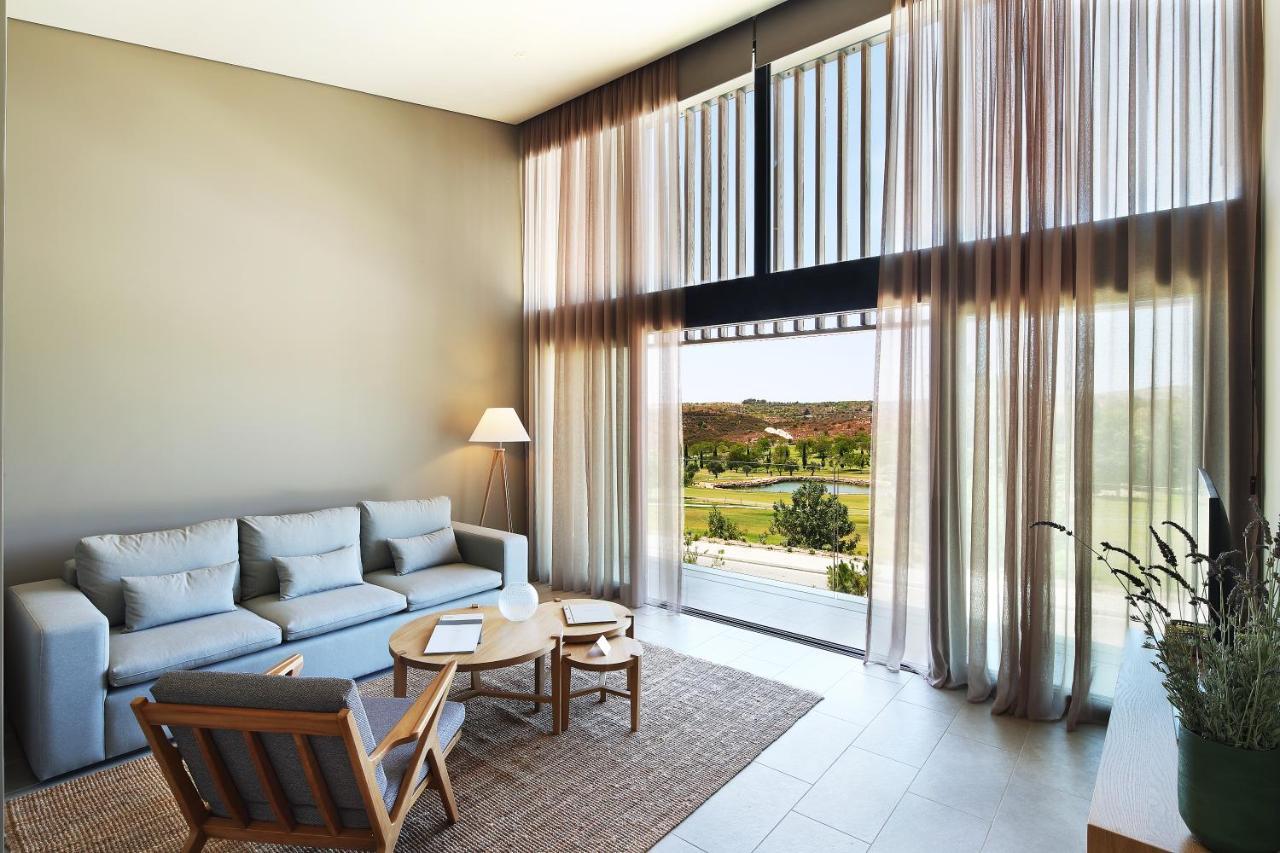 Minthis Resort Tsadha 外观 照片 Interior of a villa at the resort