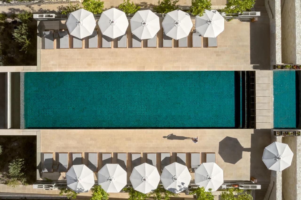 Minthis Resort Tsadha 外观 照片 Aerial view of the pool at the Hotel