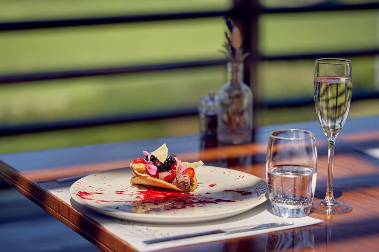 Minthis Resort Tsadha 外观 照片 A dessert
