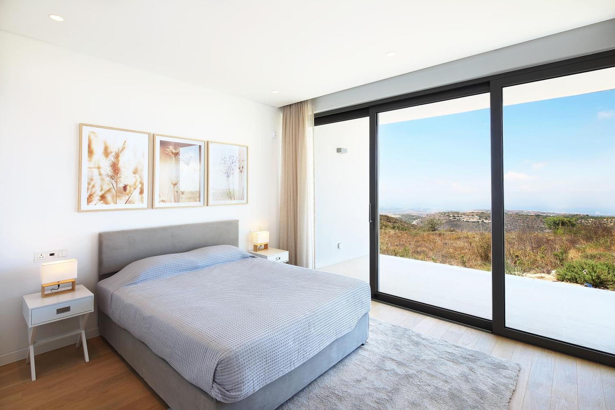 Minthis Resort Tsadha 外观 照片 Bedroom with sliding doors